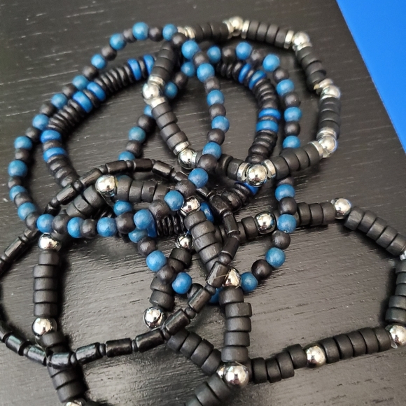 🌪🌪7 Stetch Bracelets🌪🌪 - Picture 2 of 4